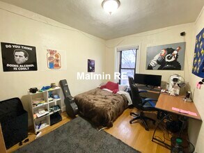 88 Hammond St, Unit 4 in Boston, MA - Foto de edificio - Building Photo