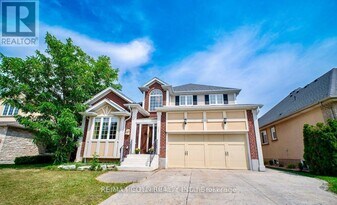 8905 McGarry Dr in Niagara Falls, ON - Building Photo