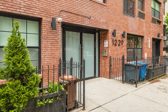 1229 Putnam Ave in Brooklyn, NY - Foto de edificio - Building Photo