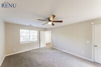 130 Ashford Ln photo'