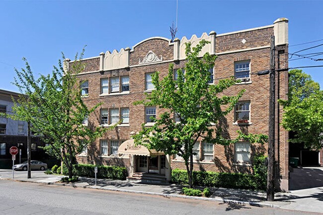 Parkhurst Apartments in Seattle, WA - Building Photo - Building Photo