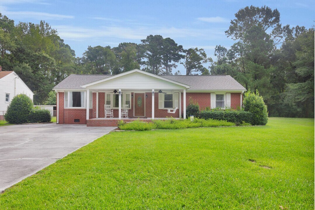 120 Bernhurst Rd in New Bern, NC - Building Photo