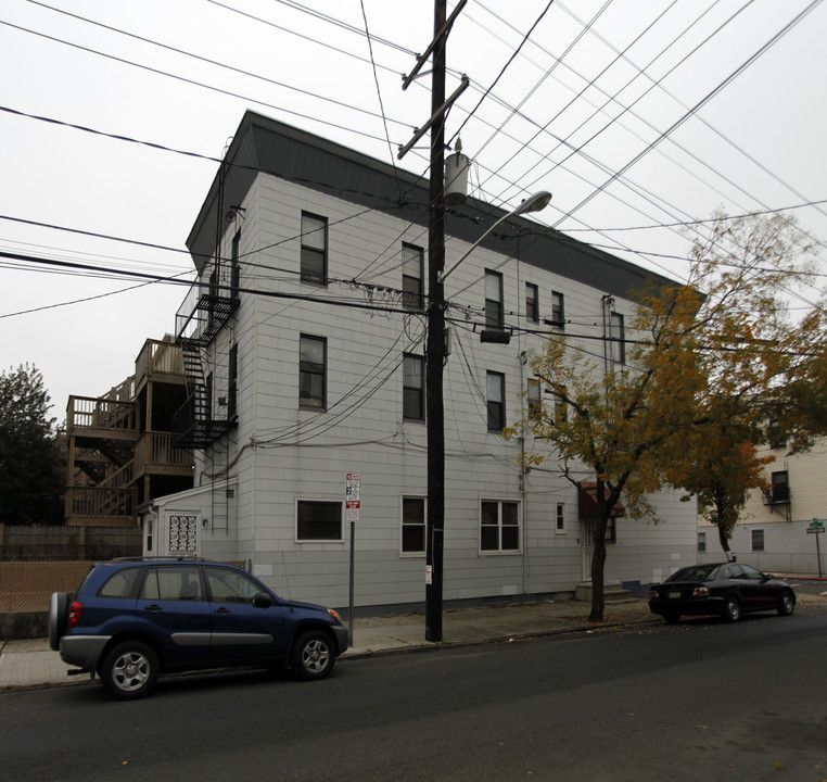 42 Bowers St in Jersey City, NJ - Building Photo