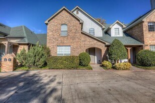 5855 Pecan Chase in Benbrook, TX - Building Photo