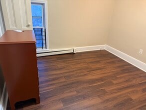 56 Parker St, Unit Unit 1 in Attleboro, MA - Foto de edificio - Building Photo