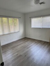 1050 SW 30th St in Fort Lauderdale, FL - Building Photo - Building Photo