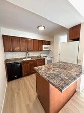 21 Swatling Rd in Latham, NY - Building Photo - Building Photo