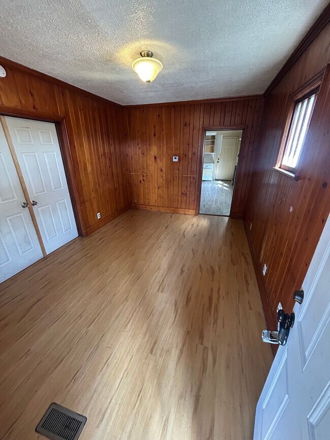 1630 E Division St in Evansville, IN - Building Photo - Building Photo