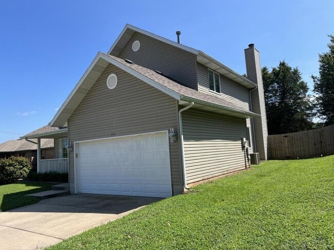 1504 W Highpoint Cir in Springfield, MO - Building Photo - Building Photo