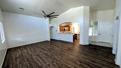 13751 E Vía Valle De Lobo in Vail, AZ - Building Photo - Building Photo