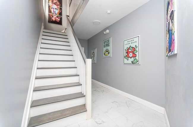 77 Randolph Ave in Jersey City, NJ - Building Photo - Building Photo