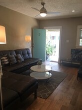 6726 Leland Way in Los Angeles, CA - Foto de edificio - Building Photo