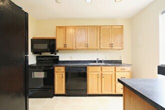 1223 Villa Ln in Charlottesville, VA - Building Photo - Building Photo