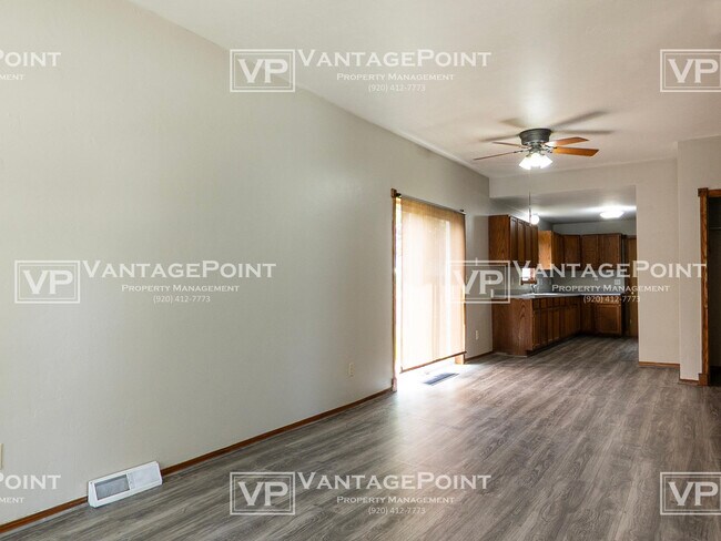1016 Wirtz Ave in Green Bay, WI - Building Photo - Building Photo