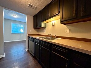 7620 Holly Grove Ct in Charlotte, NC - Building Photo - Building Photo