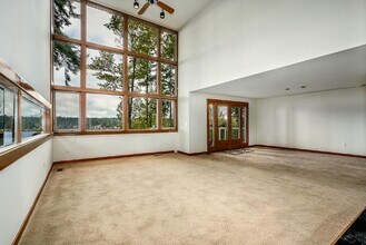2914 E Lake Sammamish Pkwy NE in Sammamish, WA - Building Photo - Building Photo