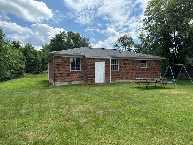 146 Miller Dr in Shepherdsville, KY - Building Photo - Building Photo