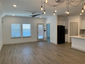 235 Sweetwater Crk Ln in Hutto, TX - Building Photo - Building Photo