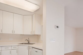 Concord Crossing in Concord, MA - Foto de edificio - Building Photo