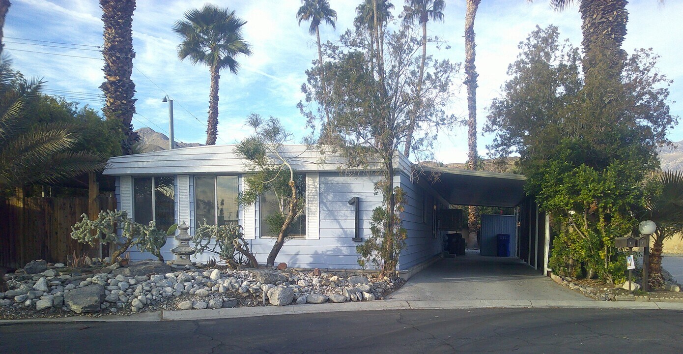 1 Cordova Ct in Palm Springs, CA - Building Photo