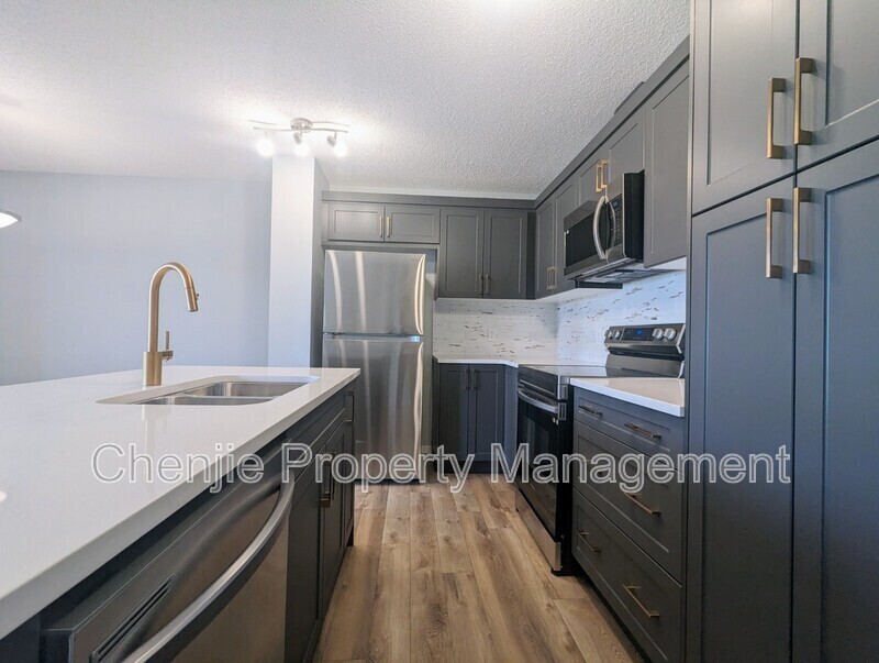 980 Stillwater Blvd NW in Edmonton, AB - Building Photo