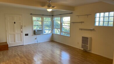 925 1/2 Tularosa Dr in Los Angeles, CA - Building Photo - Building Photo