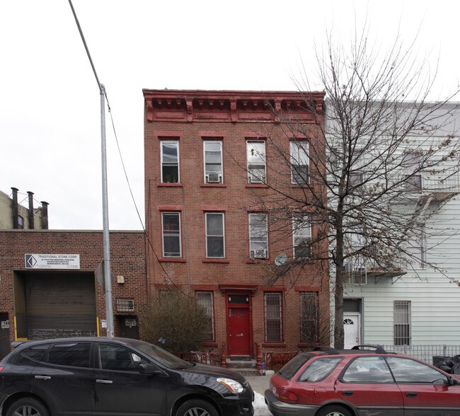 143 Green St in Brooklyn, NY - Foto de edificio - Building Photo