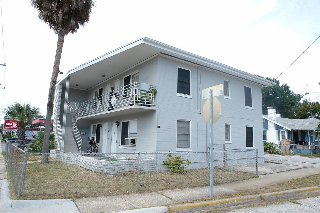 551 N Ridgewood Ave in Daytona Beach, FL - Building Photo