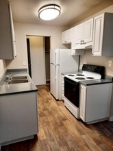 SUNDANCER APARTMENTS in Auburn, WA - Building Photo - Building Photo