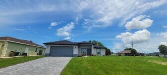 2022 NE 25th Terrace in Cape Coral, FL - Building Photo