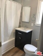 1229 W 36th Pl in Los Angeles, CA - Building Photo - Building Photo