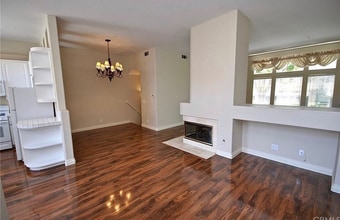 5 Salviati Aisle in Irvine, CA - Building Photo - Building Photo