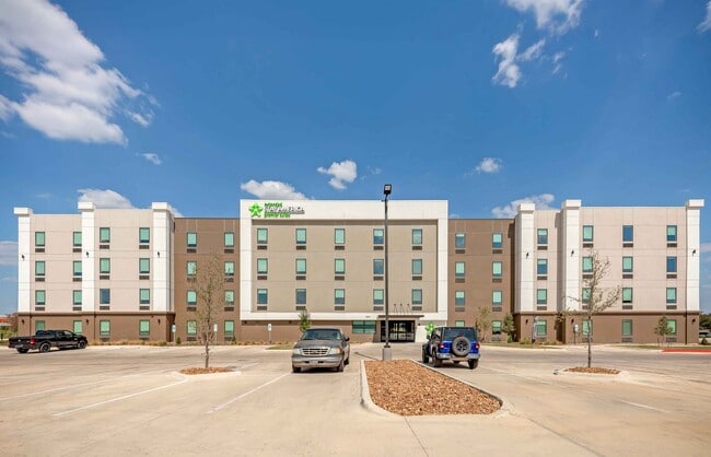 Furnished Studio-Kyle in Kyle, TX - Foto de edificio - Building Photo