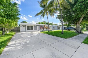 6421 SW 16th St in Pompano Beach, FL - Building Photo