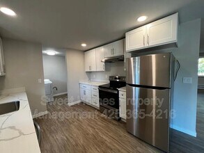 9212 Lawndale Ave SW in Lakewood, WA - Building Photo - Building Photo