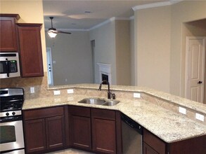 1921 Autumn Run Ln in Round Rock, TX - Foto de edificio - Building Photo