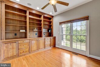 24188 Spring Meadow Cir in Aldie, VA - Building Photo - Building Photo