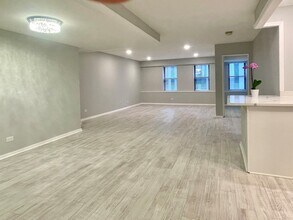 40 E 9th St, Unit 804 in Chicago, IL - Building Photo - Building Photo