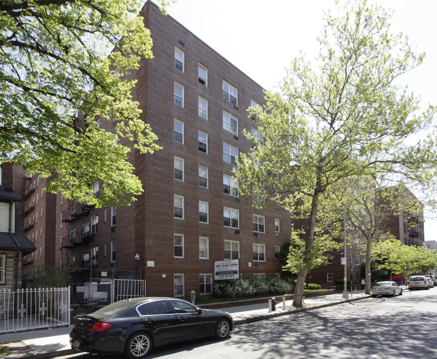 88-35 164th St in Jamaica, NY - Building Photo