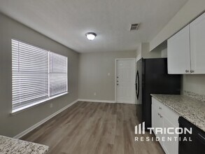 8610 Orchard Ridge Ln in Humble, TX - Foto de edificio - Building Photo