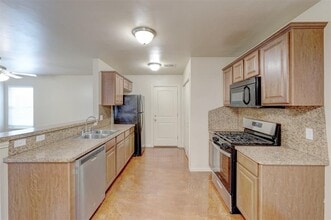 405 Sterling Pointe Way in Edmond, OK - Building Photo - Building Photo