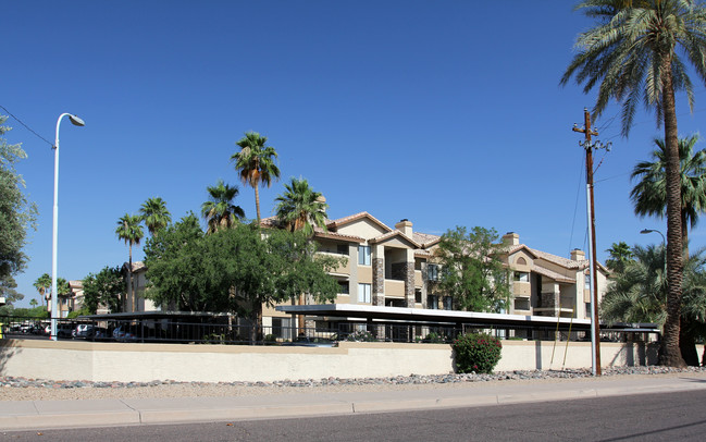 2011-2015 E Turney Ave in Phoenix, AZ - Foto de edificio - Building Photo