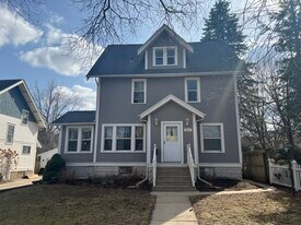 812 1st St NW, Unit 1 in Rochester, MN - Building Photo