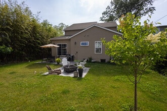 345 Kenilworth Rd in Bay Village, OH - Building Photo - Building Photo