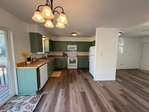 152 Rea St in Hollister, MO - Building Photo - Building Photo