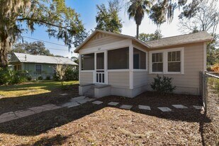 517 NW 27th Ave in Gainesville, FL - Building Photo