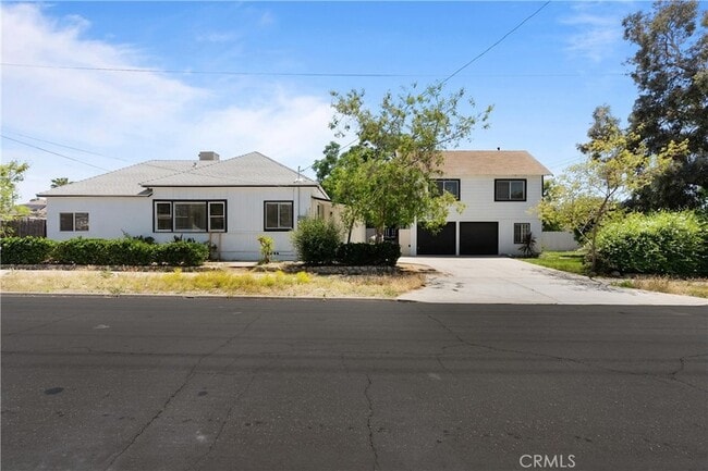 property at 421 W Sun Ave