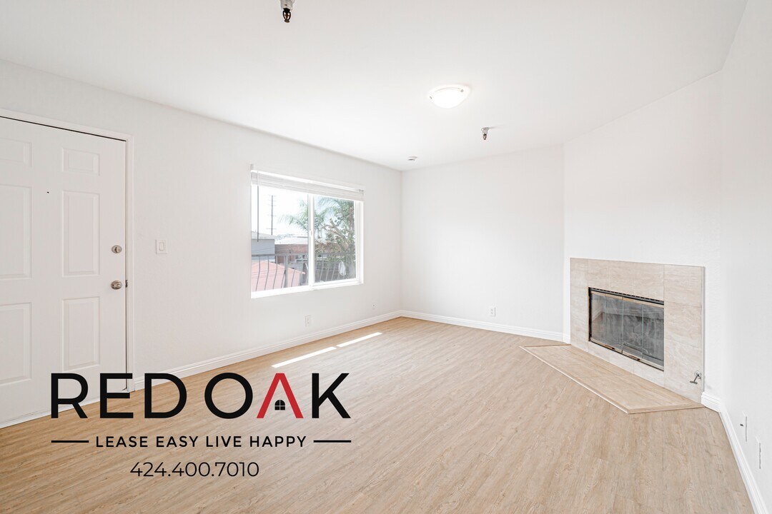 12903 Roselle Ave in Hawthorne, CA - Building Photo