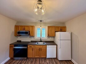 46 High St, Unit Floor 1 in South Glastonbury, CT - Building Photo