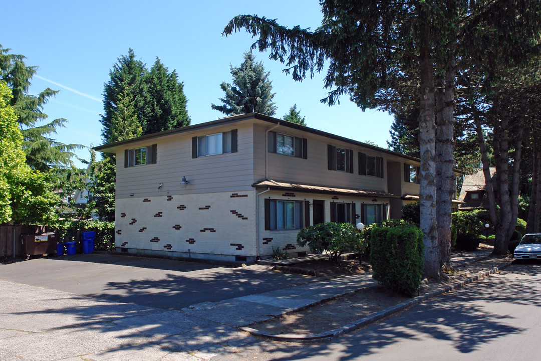 The Fernwood Apartments in Portland, OR - Foto de edificio